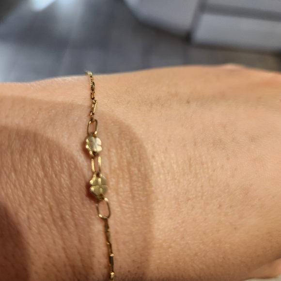 18k four leaf ☘️ bracelet - Picture 5 of 6